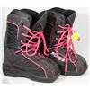 Image 1 : PAIR OF LADIES SNBOWBOARDING BOOTS - SIZE 7