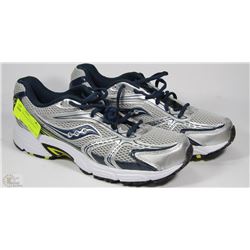 PAIR OF NEW SAUCONY RUNNER - SIZE 9.5