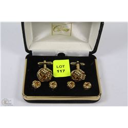 SET OF CUFF LINKS (LOVE KNOTS)