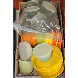 LARGE FLAT OF TUPPERWARE