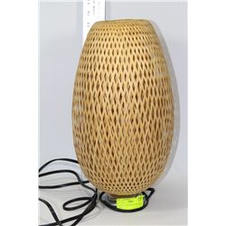 VINTAGE WICKER WEAVED TABLE LAMP 16.5"H