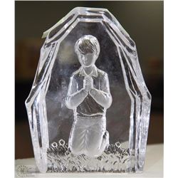 CRYSTAL BOY PRAYING ORNAMENT