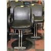 Image 1 : LOT OF 3 HYDRAULIC SALON CHAIRS