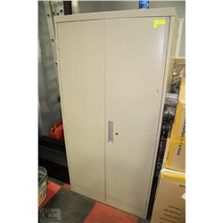 LOCKABLE METAL STORAGE CABINET W/SHELVES & KEY