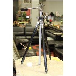 CAMERA TRI-POD