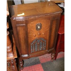 ZENITH FLOOR RADIO CIRCA 1940'S