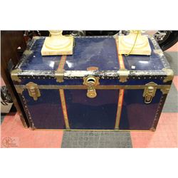 SPAULDING GENUINE TRUNK MADE BY UNION TRUNK