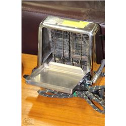 VINTAGE FLIP SIDE TOASTER