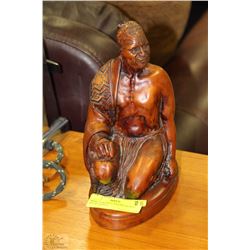 WOODEN "KING TAWHIAO" FIGURE SIGNED ALLAN DAVEY