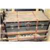 Image 1 : VINTAGE TRUNK