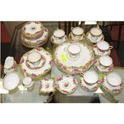 PARAGON TAPESTRY ROSE LARGE CHINA SET