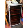 Image 1 : GE BLACK WINE COOLER