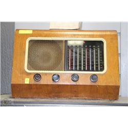 ANTIQUE PYE WATERFALL WOODEN RADIO WITH FUSES