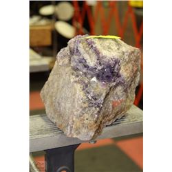 CONGLOMERATE ROCK WITH AMETHYST FORMATION