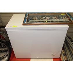 FRIGIDAIRE APARTMENT SIZE FREEZER 7.2 CUBIC FEET