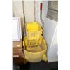 Image 1 : MOP BUCKET