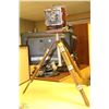 Image 1 : REPRO OLD CAMERA ON STAND