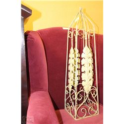 GREEN METAL YARD ORNAMENT 29.5" TALL