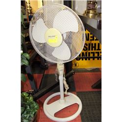 PELONIS FLOOR FAN W/REMOTE (ATTACHED) -