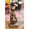 Image 1 : CANADIAN MOTHER AND DAUGHTER SIGNED STATUE