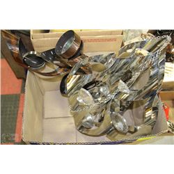 ART DECOR METAL CANDLEHOLDERS