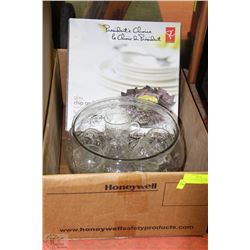 GLASS PUNCHBOWL SET AND CHIP SET