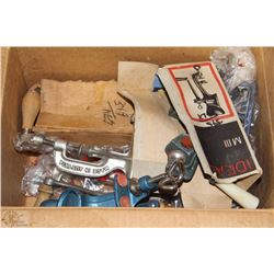 LOT OF FOOD GRINDERS, PROCESSORS