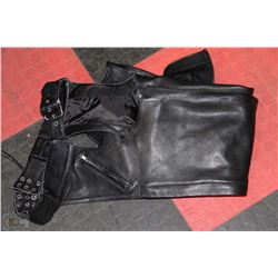 PAIR OF WOMENS LEATHER CHAPS