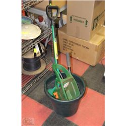 GARDEN SHOVEL WITH FERTILIZER AND FISKARS HEAD