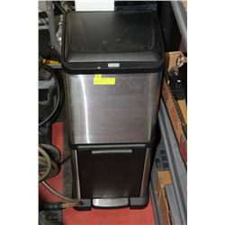 KITCHEN GARBAGE WITH SEPARATE COMPOSTE BIN