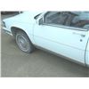 Image 3 : 1986 Cadillac Fleetwood White 4dr. Eng.401