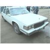 Image 7 : 1986 Cadillac Fleetwood White 4dr. Eng.401
