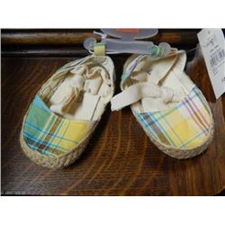 SHOES - NEW - CHILD'S - JOE - PLAID SIZE 2