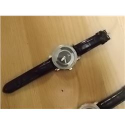 WATCH - NEW MAN'S DIAMOND KING WATCH WITH 6 DIAMONDS - WORKING - RETAIL $300 - BLACK