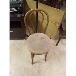 VINTAGE BENTWOOD CHAIR