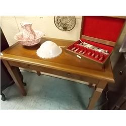 MAHOGANY HALL DESK WITH KEYBOARD DRAWER