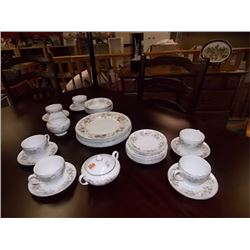 DISHWARE - JOHNSON & BROS - 33 PC TOTAL