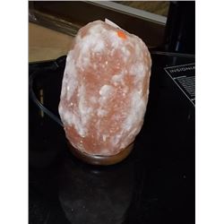 HIMALAYAN SALT LAMP -CRYSTAL ROCK LIGHTING - TOTALLY RETRO