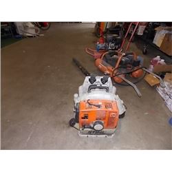 LEAF BLOWER - GAS POWERED