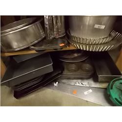 LOT OF BAKING PANS