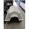 Image 1 : Plastic dog house - used