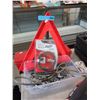 Image 1 : Chains, lock & emergency triangles