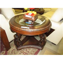 Ornate end table - Matches lot 198