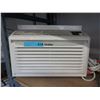 Image 1 : Haier window mount air conditioner - used