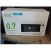 Image 1 : 0.7 Cubic foot microwave