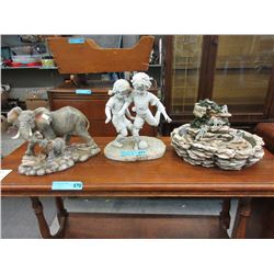 3 Decorative resin ornaments