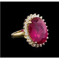 11.25ct Ruby and Diamond Ring - 14KT Yellow Gold