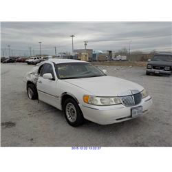 2000 - LINCOLN TOWN CAR
