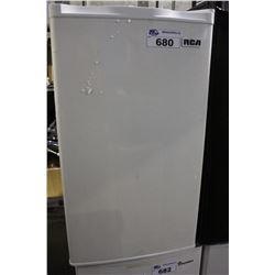 RCA WHITE BAR FRIDGE