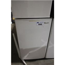 MAGIC CHEF WHITE BAR FRIDGE